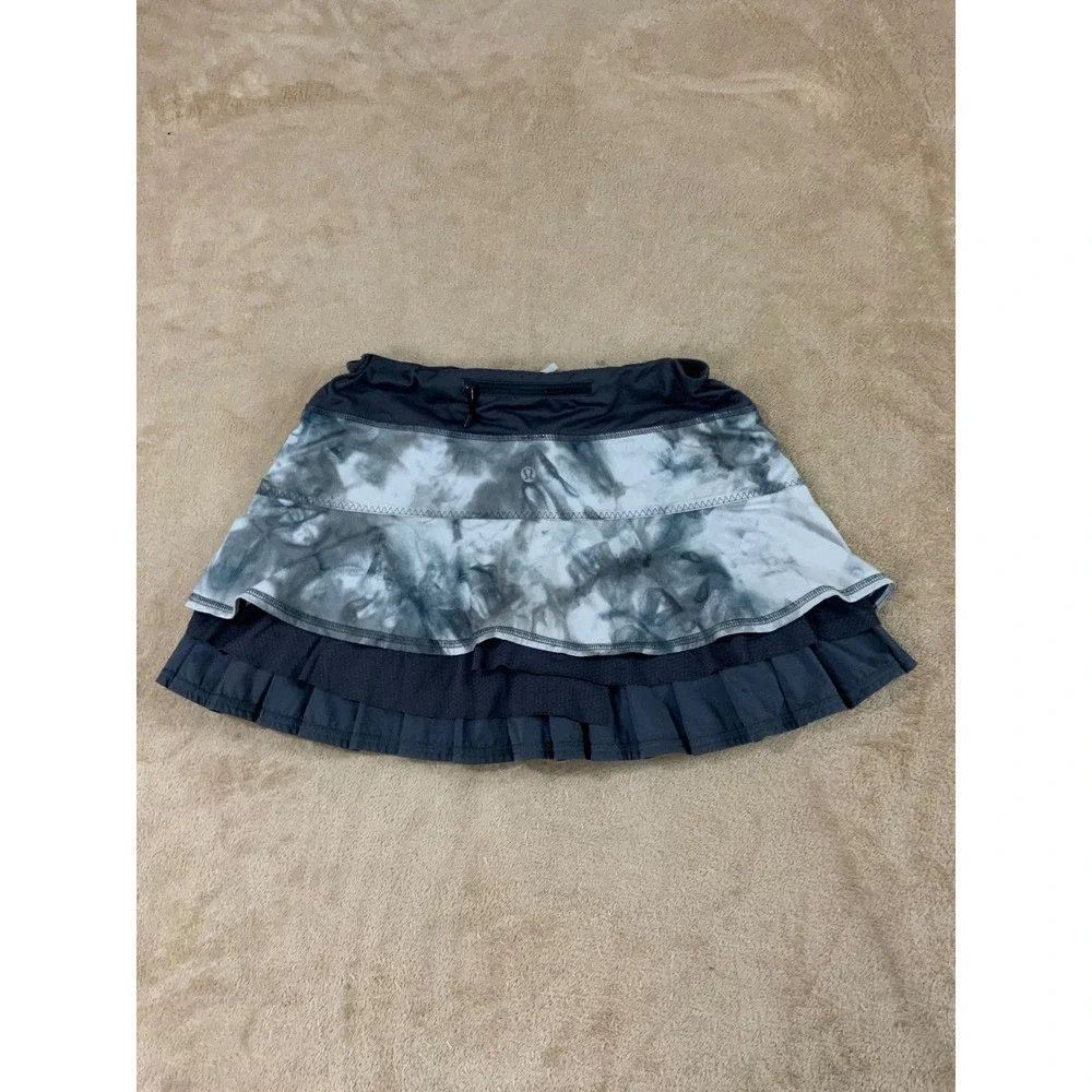 Lululemon Athletica Resolution Skort Lined Womens‎ 4 Grey Coal Vapor Dye EUC